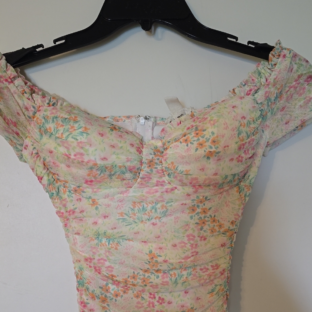 Floral Ruched Dress - Picture 2 of 7
